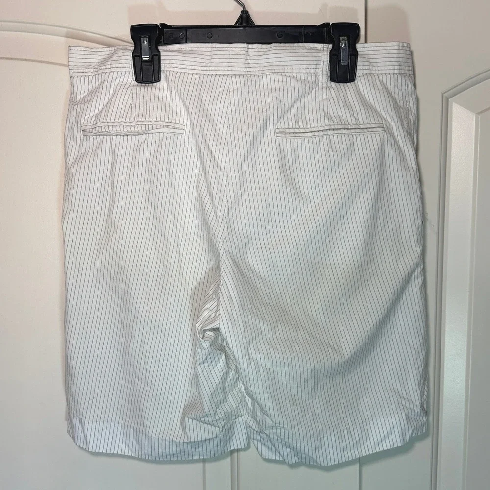 Miu Miu Women's White Pinstripe Cotton Shorts Bermuda 38‎ or XS Made in Italy